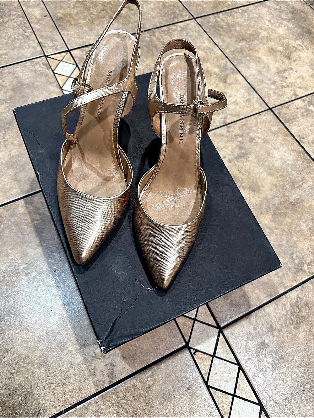 Banana Republic Madison Ankle-Strap Pump Heels Brown US 6.5